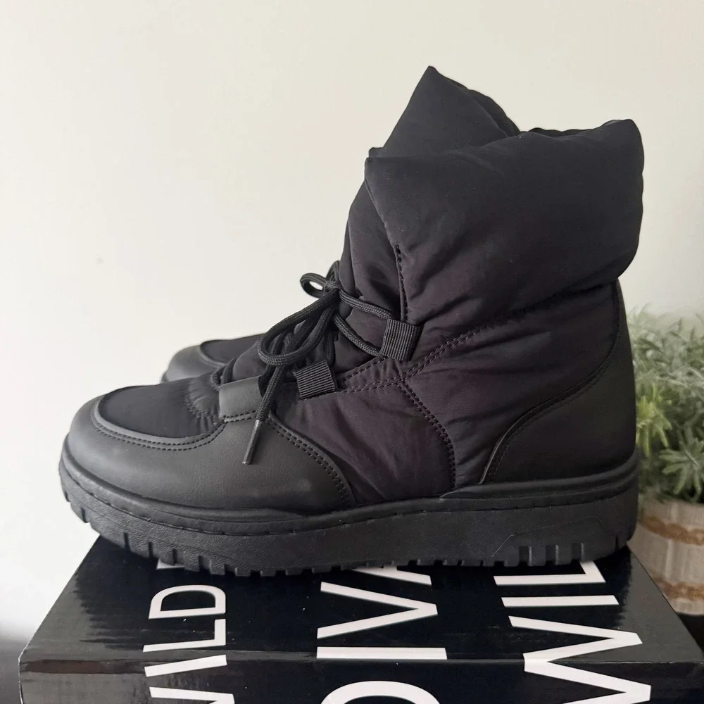 Wild Diva Lounge Huston 01 Black Puffer Ankle Boots Womens sz 8 gorpcore NIB New